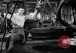 Standbild Reifenfabrik Russland Sowjetunion, 1947, aus Sekunde 36 historischem Filmmaterial Videoclip 65675054019