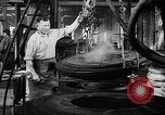 Standbild Reifenfabrik Russland Sowjetunion, 1947, aus Sekunde 37 historischem Filmmaterial Videoclip 65675054019