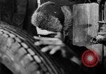 Standbild Reifenfabrik Russland Sowjetunion, 1947, aus Sekunde 47 historischem Filmmaterial Videoclip 65675054019