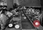 Standbild Wecker Russland Sowjetunion, 1947, aus Sekunde 7 historischem Filmmaterial Videoclip 65675054020