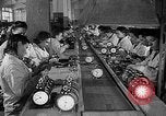 Standbild Wecker Russland Sowjetunion, 1947, aus Sekunde 9 historischem Filmmaterial Videoclip 65675054020