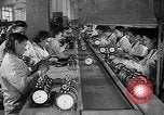 Standbild Wecker Russland Sowjetunion, 1947, aus Sekunde 11 historischem Filmmaterial Videoclip 65675054020