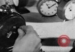 Standbild Wecker Russland Sowjetunion, 1947, aus Sekunde 19 historischem Filmmaterial Videoclip 65675054020