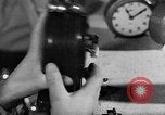 Standbild Wecker Russland Sowjetunion, 1947, aus Sekunde 22 historischem Filmmaterial Videoclip 65675054020