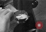 Standbild Wecker Russland Sowjetunion, 1947, aus Sekunde 34 historischem Filmmaterial Videoclip 65675054020