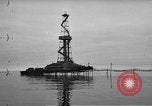 Standbild Bohrinseln am Kaspischen Meer, 1947, aus Sekunde 15 historischem Filmmaterial Videoclip 65675054025