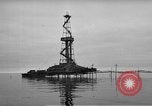 Standbild Bohrinseln am Kaspischen Meer, 1947, aus Sekunde 16 historischem Filmmaterial Videoclip 65675054025