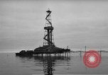 Standbild Bohrinseln am Kaspischen Meer, 1947, aus Sekunde 17 historischem Filmmaterial Videoclip 65675054025