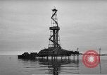 Standbild Bohrinseln am Kaspischen Meer, 1947, aus Sekunde 21 historischem Filmmaterial Videoclip 65675054025