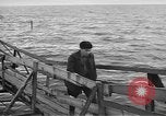 Standbild Bohrinseln am Kaspischen Meer, 1947, aus Sekunde 22 historischem Filmmaterial Videoclip 65675054025
