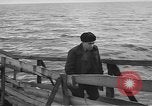 Standbild Bohrinseln am Kaspischen Meer, 1947, aus Sekunde 23 historischem Filmmaterial Videoclip 65675054025