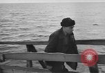 Standbild Bohrinseln am Kaspischen Meer, 1947, aus Sekunde 24 historischem Filmmaterial Videoclip 65675054025