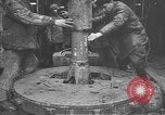 Standbild Bohrinseln am Kaspischen Meer, 1947, aus Sekunde 28 historischem Filmmaterial Videoclip 65675054025