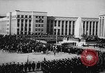 Immagine di Istituto siberiano della metallurgia statua di Ordzhonikidze Novokuznetsk Russia Unione Sovietica, 1949, secondo 6 filmato di repertorio 65675054028