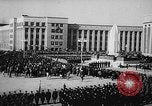 Immagine di Istituto siberiano della metallurgia statua di Ordzhonikidze Novokuznetsk Russia Unione Sovietica, 1949, secondo 7 filmato di repertorio 65675054028