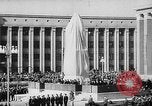 Immagine di Istituto siberiano della metallurgia statua di Ordzhonikidze Novokuznetsk Russia Unione Sovietica, 1949, secondo 12 filmato di repertorio 65675054028