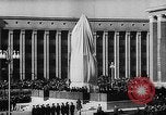 Immagine di Istituto siberiano della metallurgia statua di Ordzhonikidze Novokuznetsk Russia Unione Sovietica, 1949, secondo 14 filmato di repertorio 65675054028