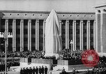 Immagine di Istituto siberiano della metallurgia statua di Ordzhonikidze Novokuznetsk Russia Unione Sovietica, 1949, secondo 16 filmato di repertorio 65675054028