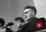 Immagine di Istituto siberiano della metallurgia statua di Ordzhonikidze Novokuznetsk Russia Unione Sovietica, 1949, secondo 17 filmato di repertorio 65675054028