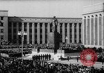 Immagine di Istituto siberiano della metallurgia statua di Ordzhonikidze Novokuznetsk Russia Unione Sovietica, 1949, secondo 35 filmato di repertorio 65675054028