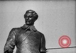 Immagine di Istituto siberiano della metallurgia statua di Ordzhonikidze Novokuznetsk Russia Unione Sovietica, 1949, secondo 36 filmato di repertorio 65675054028