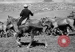 Standbild Kirgisien kirgisischen Sozialistischen Republik, 1946, aus Sekunde 29 historischem Filmmaterial Videoclip 65675054037