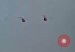 Standbild UH-1D Huey Deutschland, 1970, aus Sekunde 17 historischem Filmmaterial Videoclip 65675054055