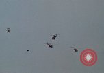 Standbild UH-1D Huey Deutschland, 1970, aus Sekunde 21 historischem Filmmaterial Videoclip 65675054055
