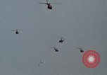 Standbild UH-1D Huey Deutschland, 1970, aus Sekunde 22 historischem Filmmaterial Videoclip 65675054055
