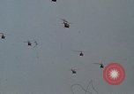 Standbild UH-1D Huey Deutschland, 1970, aus Sekunde 24 historischem Filmmaterial Videoclip 65675054055