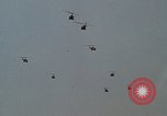 Standbild UH-1D Huey Deutschland, 1970, aus Sekunde 29 historischem Filmmaterial Videoclip 65675054055