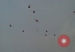 Standbild UH-1D Huey Deutschland, 1970, aus Sekunde 31 historischem Filmmaterial Videoclip 65675054055