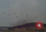Standbild UH-1D Huey Deutschland, 1970, aus Sekunde 49 historischem Filmmaterial Videoclip 65675054055