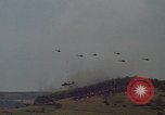 Standbild UH-1D Huey Deutschland, 1970, aus Sekunde 54 historischem Filmmaterial Videoclip 65675054055