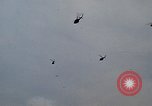 Standbild UH-1D Huey Deutschland, 1970, aus Sekunde 43 historischem Filmmaterial Videoclip 65675054056