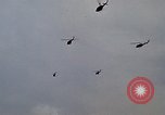 Standbild UH-1D Huey Deutschland, 1970, aus Sekunde 44 historischem Filmmaterial Videoclip 65675054056