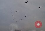 Standbild UH-1D Huey Deutschland, 1970, aus Sekunde 47 historischem Filmmaterial Videoclip 65675054056