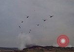 Standbild UH-1D Huey Deutschland, 1970, aus Sekunde 52 historischem Filmmaterial Videoclip 65675054056