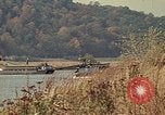 Immagine di Mobile ponte di assalto Il fiume principale della Germania, 1970, secondo 62 filmato di repertorio 65675054062