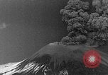Standbild Vesuv Italien, 1944, aus Sekunde 27 historischem Filmmaterial Videoclip 65675054104