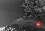 Standbild Vesuv Italien, 1944, aus Sekunde 28 historischem Filmmaterial Videoclip 65675054104
