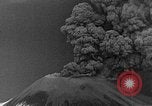 Standbild Vesuv Italien, 1944, aus Sekunde 30 historischem Filmmaterial Videoclip 65675054104