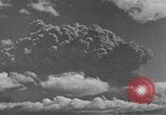 Standbild Vesuv Italien, 1944, aus Sekunde 36 historischem Filmmaterial Videoclip 65675054105