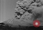 Standbild Vesuv Italien, 1944, aus Sekunde 9 historischem Filmmaterial Videoclip 65675054108