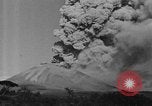 Standbild Vesuv Italien, 1944, aus Sekunde 12 historischem Filmmaterial Videoclip 65675054108