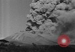Standbild Vesuv Italien, 1944, aus Sekunde 13 historischem Filmmaterial Videoclip 65675054108