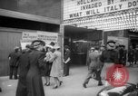 Standbild Zeitung abgewürgt New York City USA, 1940, aus Sekunde 5 historischem Filmmaterial Videoclip 65675054141