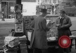 Standbild Zeitung abgewürgt New York City USA, 1940, aus Sekunde 9 historischem Filmmaterial Videoclip 65675054141