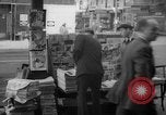 Standbild Zeitung abgewürgt New York City USA, 1940, aus Sekunde 15 historischem Filmmaterial Videoclip 65675054141