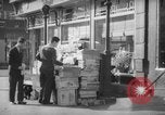 Standbild Zeitung abgewürgt New York City USA, 1940, aus Sekunde 21 historischem Filmmaterial Videoclip 65675054141
